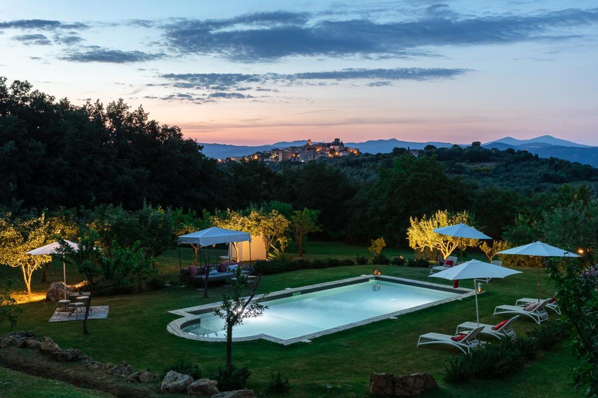 Il Daino Bianco Country Hotel Манчиано Экстерьер фото