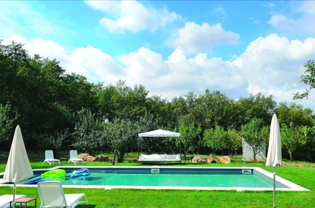 Il Daino Bianco Country Hotel Манчиано Экстерьер фото